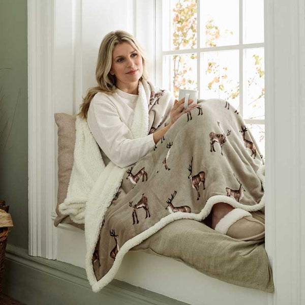 Deyongs Heated Sherpa Throw - Sterling Stag image 1