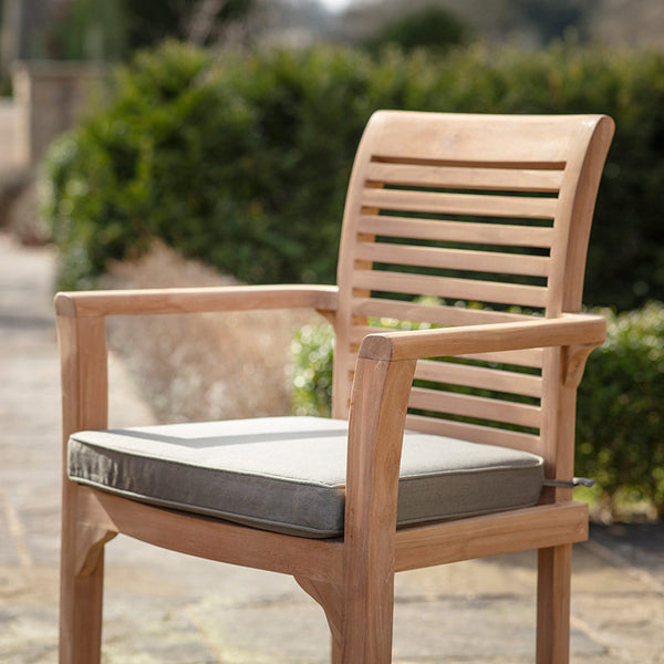 Bramblecrest Richmond 4 Seat Wooden Dining Set with Round Table, 2.5m Parasol & Base image 4