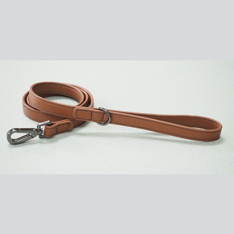 Zoon Luxe Leather Tan WalkAbout Dog Lead image 0