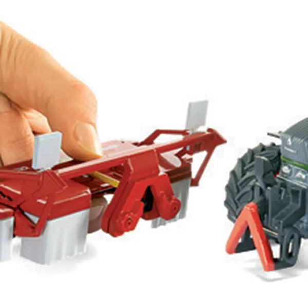 siku 2461 Kuhn Front Mower 1:32 image 1