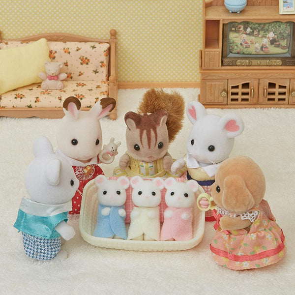 Sylvanian Families 'Marshmallow Mouse Triplets' image 3
