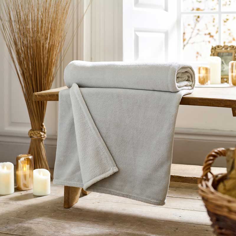 Deyongs Snuggle Touch Throw - Light Grey image 0