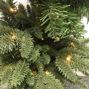 Everlands Battery-Operated Bergen Fir Pre-Lit Christmas Tree - 4ft image 3