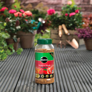 Miracle-Gro Premium Rose & Shrub Continuous Release Plant Food (900g) image 0