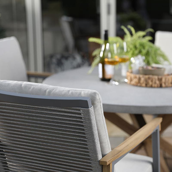Supremo Novara 4 Seat Round Outdoor Dining Set image 3