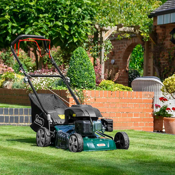 Webb Classic 46cm/18″ Self Propelled Petrol Rotary Lawn Mower image 1