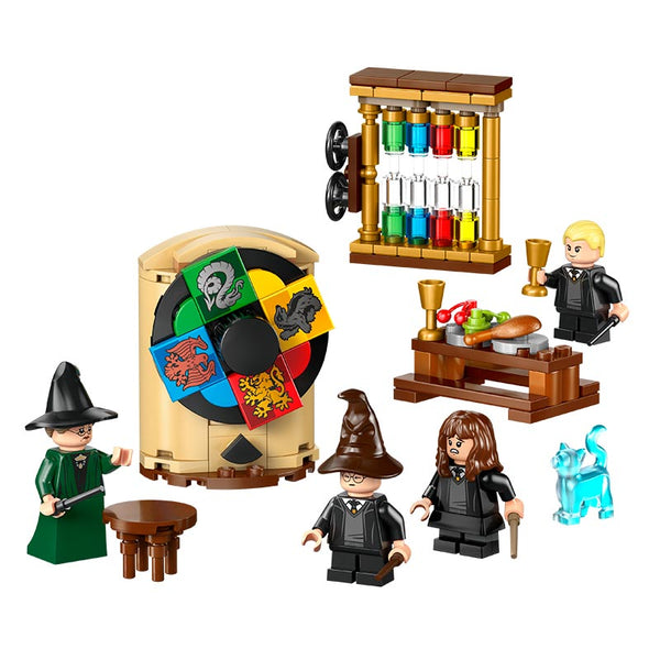LEGO® Harry Potter™ Hogwarts™ Castle: Sorting Hat™ Ceremony (76460) image 3