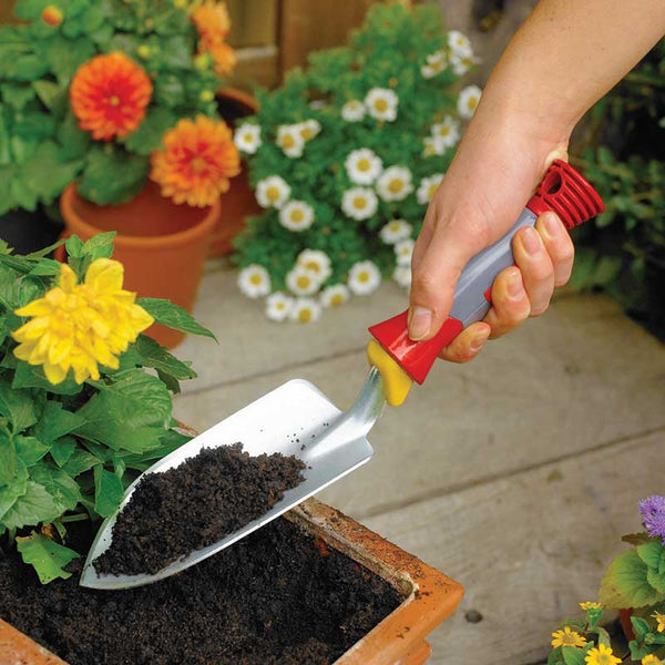 Wolf Garten Wide Trowel with Fixed Handle image 1