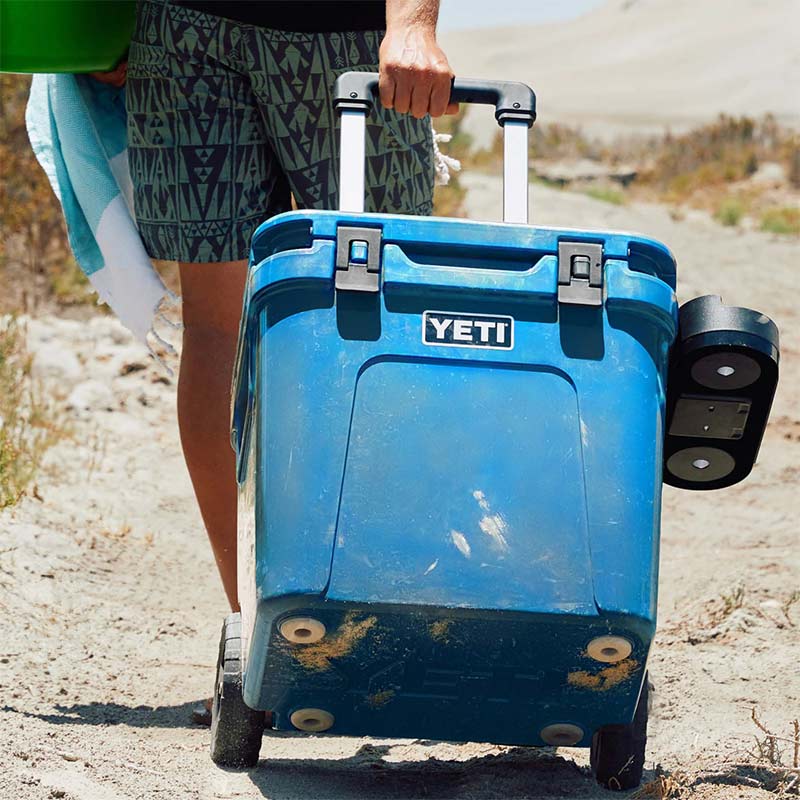 YETI Roadie 32 Wheeled Cool Box Navy image 0