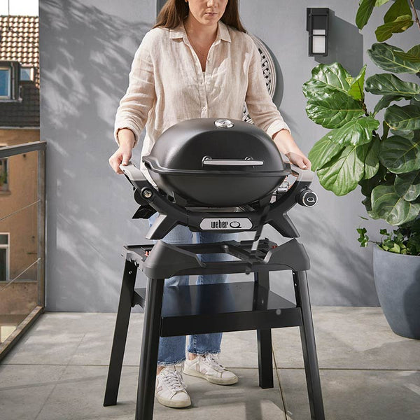 Weber Q 1200N Gas Barbecue with Side Tables & Compact Stand image 2