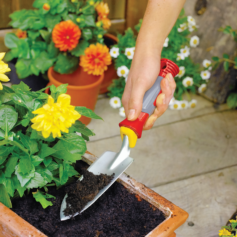 Wolf Garten Narrow Planting Trowel with Fixed Handle image 0