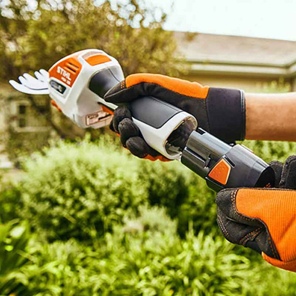 STIHL HSA 26 Cordless Garden Shears & Battery Set image 3