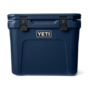 YETI Roadie 32 Wheeled Cool Box Navy image 4