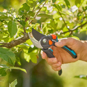 GARDENA Premium Cut Pro Flex Garden Bypass Secateurs (Cutting dia. 24mm) image 1