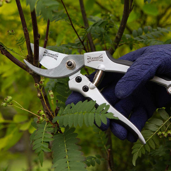 Wilkinson Sword Deluxe Bypass Pruners image 1
