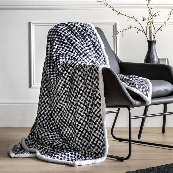Kilburn & Scott Dogtooth Sherpa Throw in Black image 0