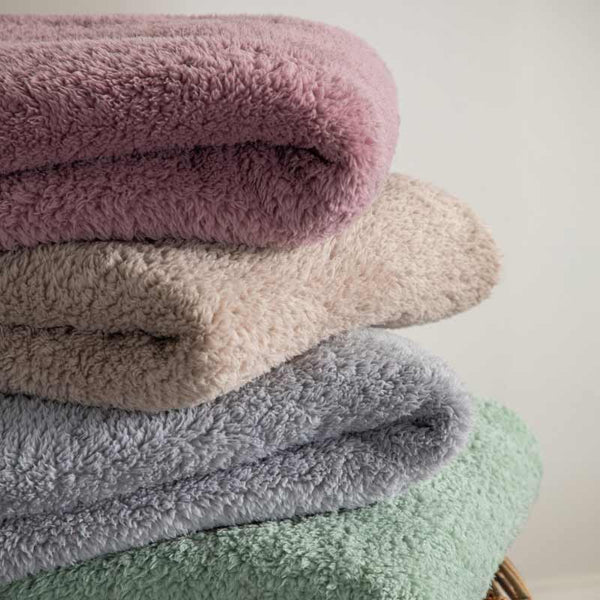 Kilburn & Scott Teddy Fleece Throw in Taupe image 3