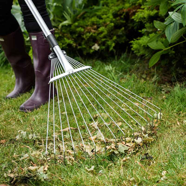 Kent & Stowe Expanding Lawn & Leaf Rake image 1