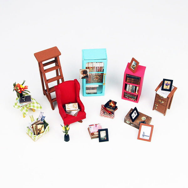 Robotime 'Sam's Study' DIY Miniature House image 4