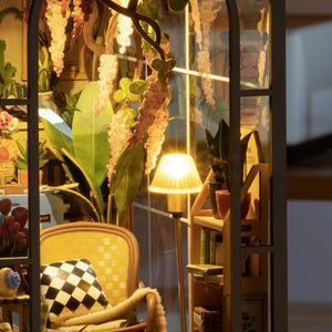 Rolife 'Garden House' DIY Book Nook image 4