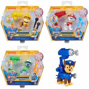 PAW Patrol, Movie Collectible Zuma Action Figure with Clip-on Backpack and 2 Projectiles, Ages 3+ image 1