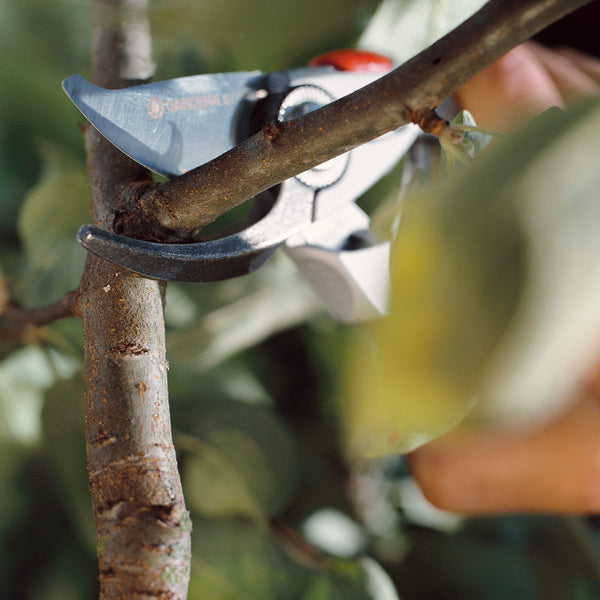 GARDENA Aluminium Garden Bypass Secateurs (Cutting dia. 25mm) image 2