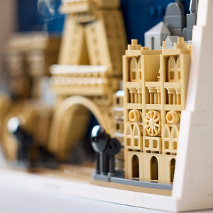 LEGO® Architecture Paris – City of Love (21064) image 8