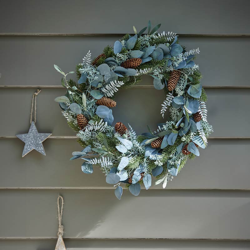 Everlands Silver Leaf &amp; Pinecone Wreath image 0