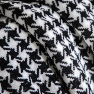Kilburn & Scott Dogtooth Sherpa Throw in Black image 7