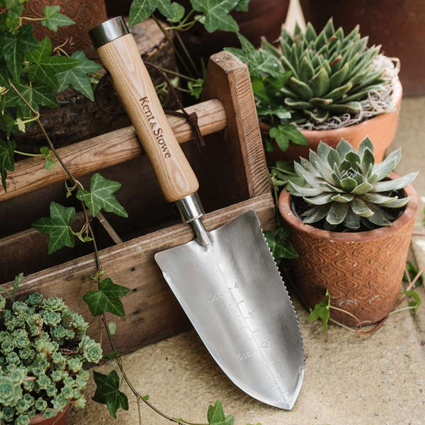 Kent & Stowe The Capability Trowel image 0