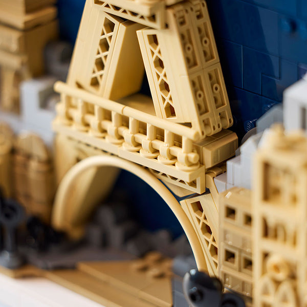 LEGO® Architecture Paris – City of Love (21064) image 9