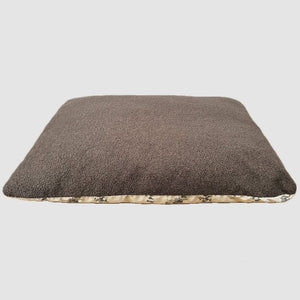 Snug & Cosy Farmyard Dog Lounger Cream image 2