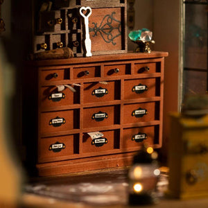 Robotime 'Kiki's Magic Emporium' DIY Miniature House image 3