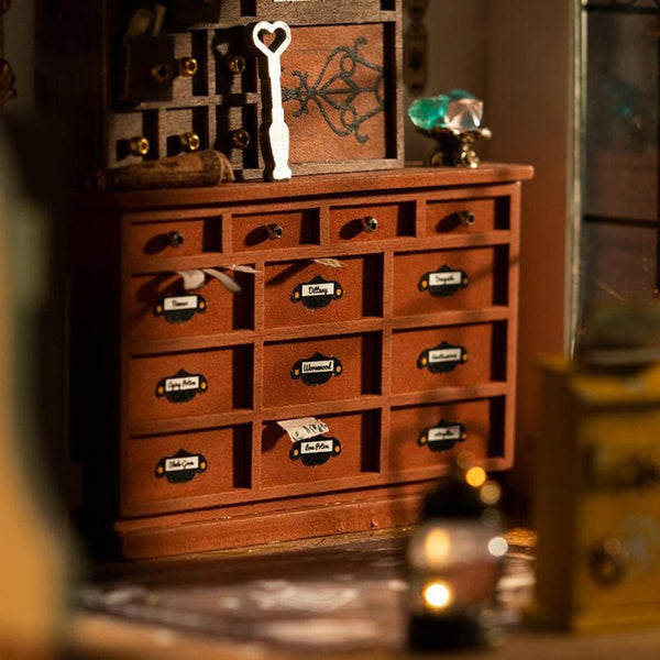 Robotime 'Kiki's Magic Emporium' DIY Miniature House image 3