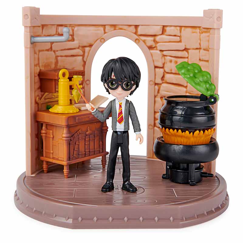 Wizarding World, Magical Minis Potions Classroom with Exclusive Harry Potter Figure and Accessories, Ages 5+ image 0