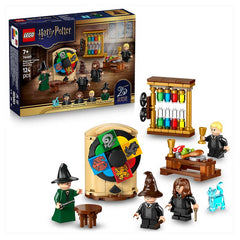 LEGO® Harry Potter™ Hogwarts™ Castle: Sorting Hat™ Ceremony (76460) image 0