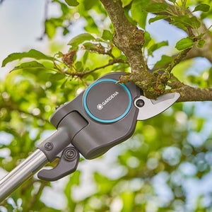 GARDENA StarCut Pro S Telescopic Bypass Pruning Lopper image 1