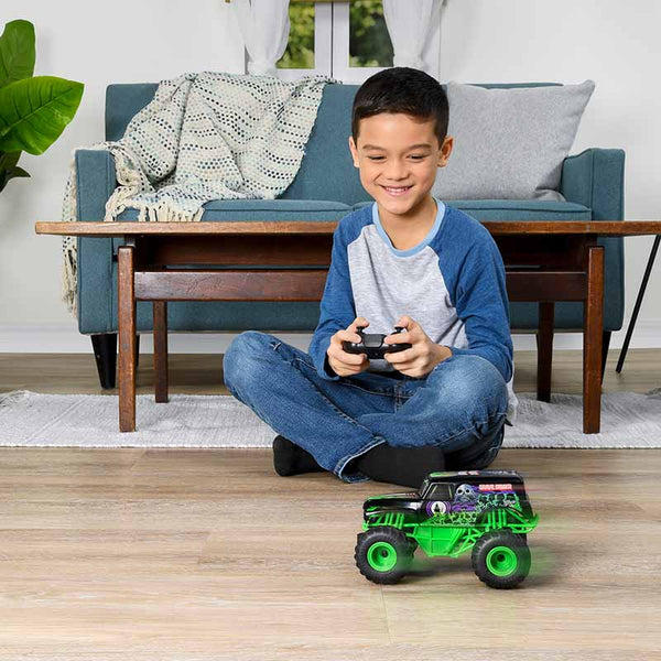 Monster Jam, Authentic Grave Digger RC, 1:24 Scale, 2.4 GHz, for Ages 4+ image 2