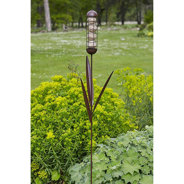 Tom Chambers Rustic Reed Fat Ball Feeder image 1