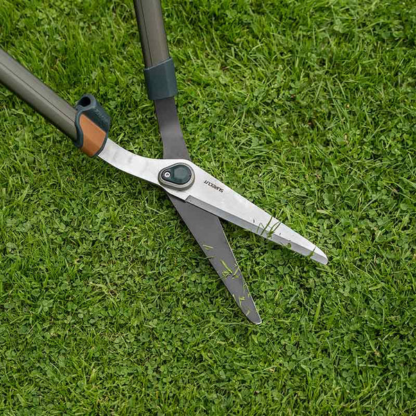 Kent & Stowe SureCut Adjustable Height Lawn Shears image 1