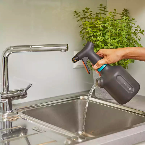 GARDENA Pump Sprayer (1 litre) image 7