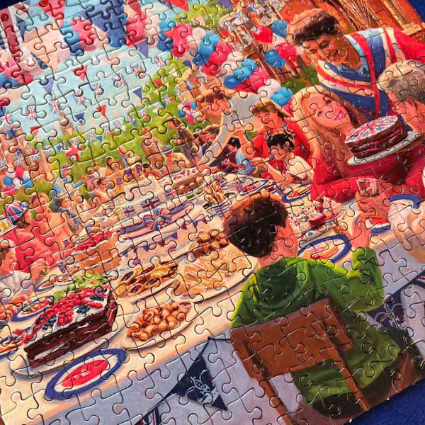 Gibsons Royal Celebrations Platinum Jubilee 2022 4 x 500 Piece Jigsaw Puzzles image 4