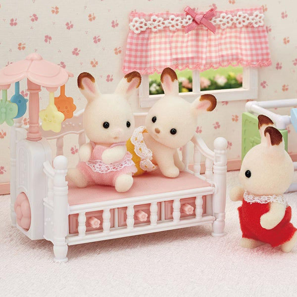 Sylvanian Families 'Crib with Mobile' image 3