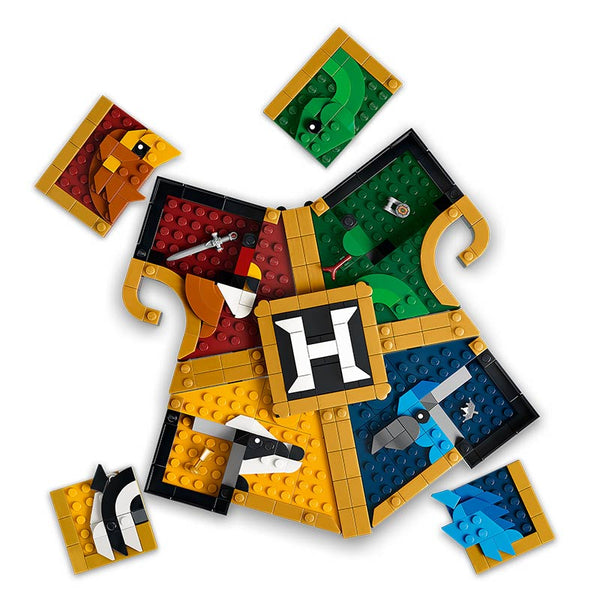 LEGO® Harry Potter™ Hogwarts™ House Crest (76462) image 5
