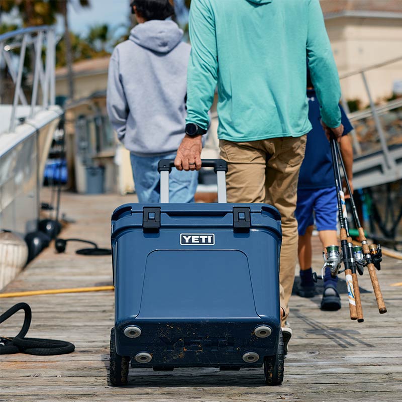 YETI Roadie 32 Wheeled Cool Box Navy image 0