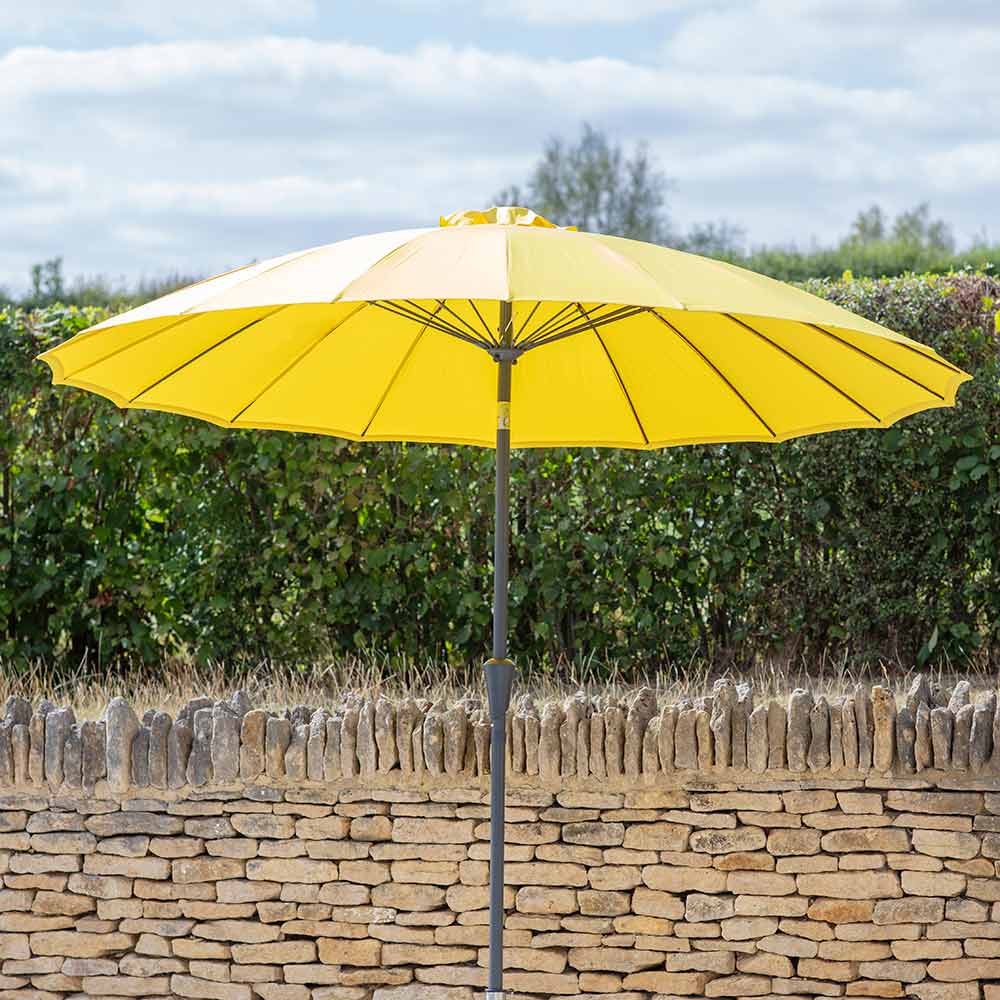 Bramblecrest Shanghai 2.7m Crank & Tilt Parasol – Lemon image 0