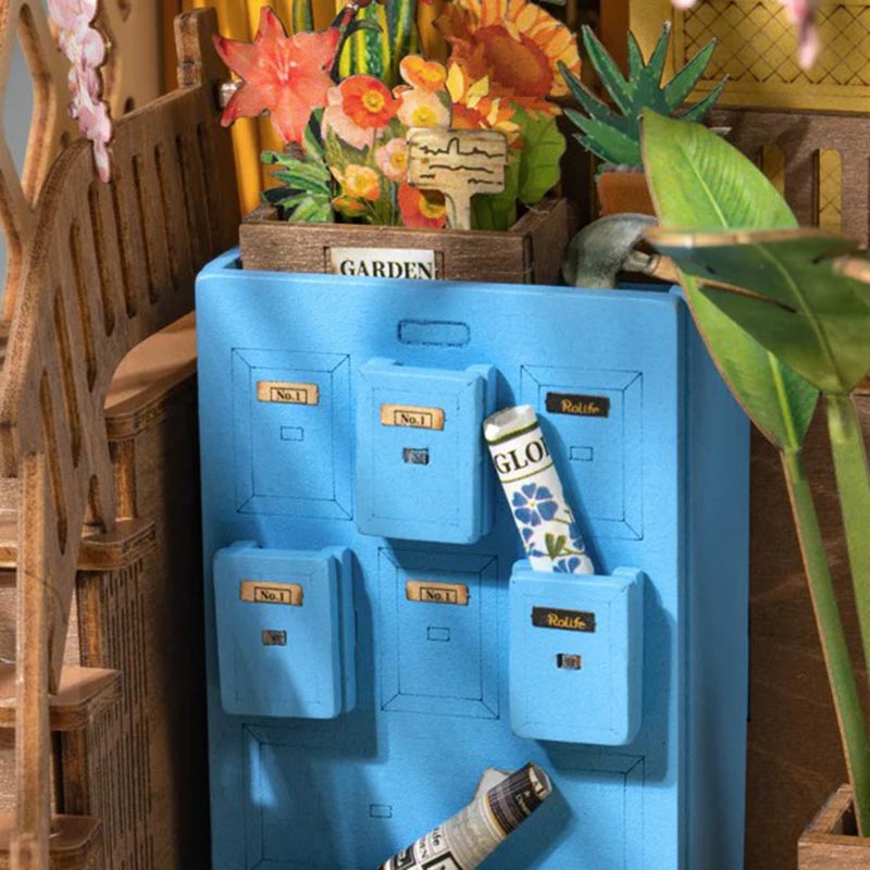 Rolife 'Garden House' DIY Book Nook image 0
