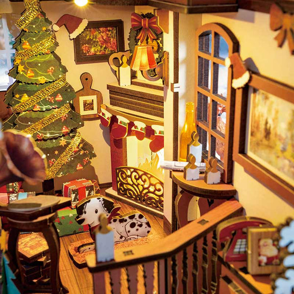 Rolife 'Christmas Indoor Scene' DIY Book Nook image 5