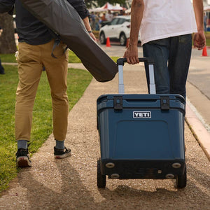 YETI Roadie 32 Wheeled Cool Box Navy image 2