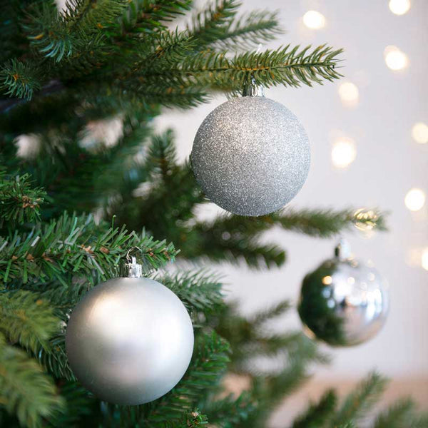 Decoris Shatterproof Baubles in Silver (Pack of 34) image 2